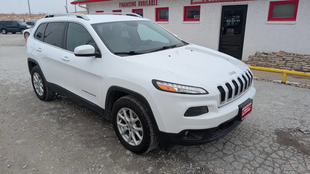 Used 2015 Jeep Cherokee Latitude w/ Cold Weather Group image 1