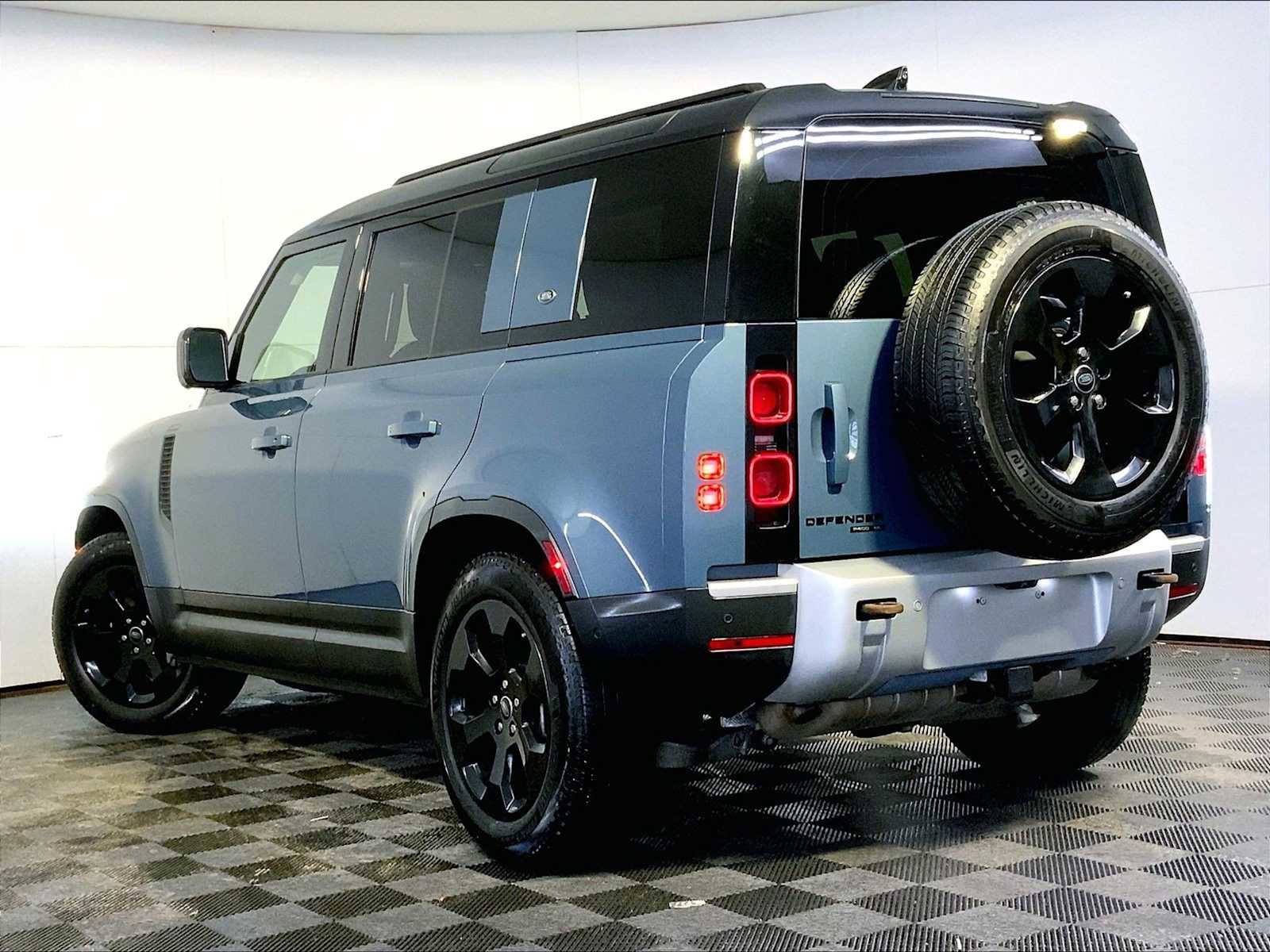Used 2020 Land Rover Defender 110 SE image 3