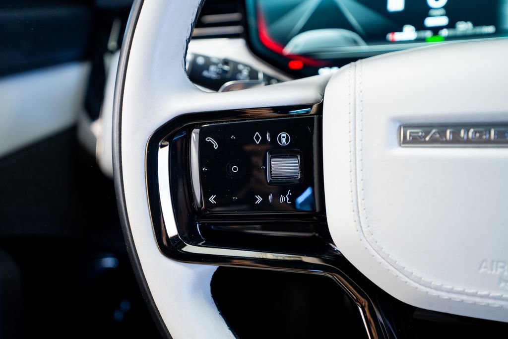 Used 2025 Land Rover Range Rover Sport Dynamic SE image 34