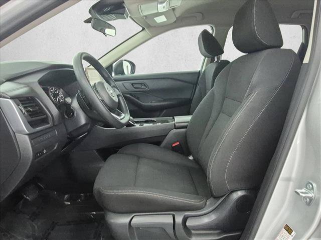 Used 2024 Nissan Rogue S FWD image 16