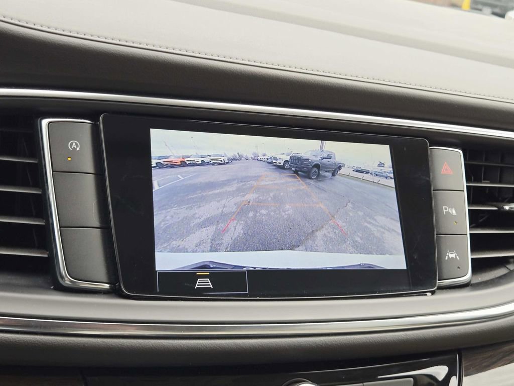 Used 2023 Buick Enclave Essence image 27