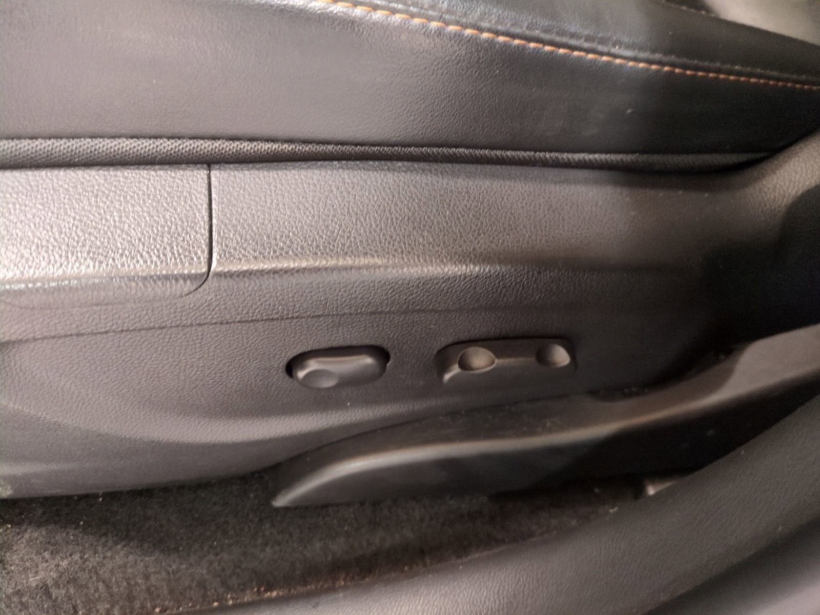 Used 2018 Chevrolet Trax LT w/ LT Convenience Package AWD/4WD image 17