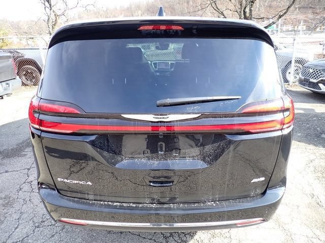 New 2026 Chrysler Pacifica Select AWD/4WD image 4