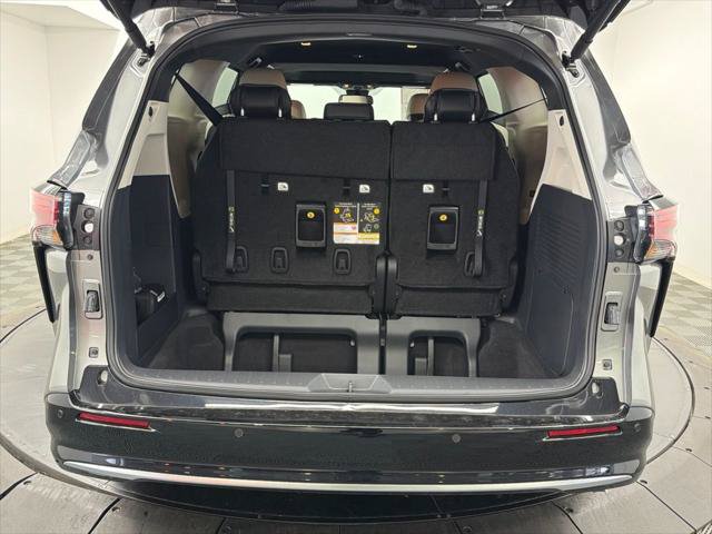 Certified 2026 Toyota Sienna Limited FWD image 15