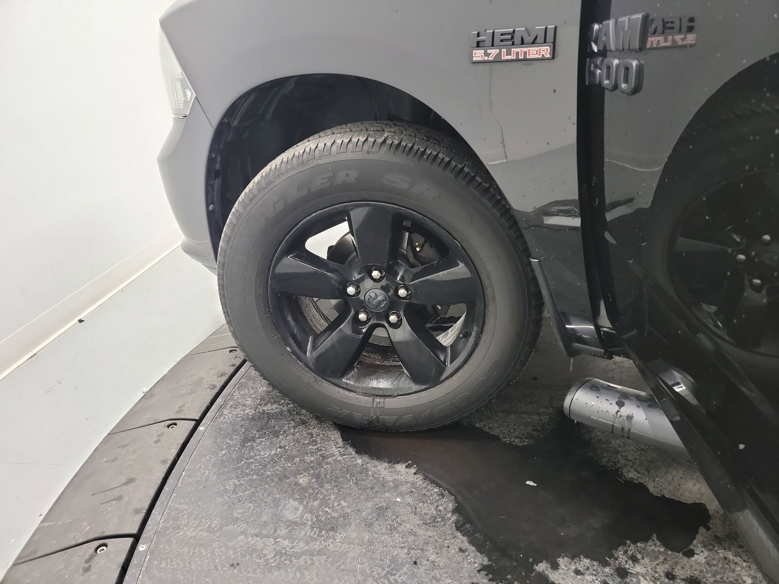 Used 2016 RAM 1500 Express w/ Black Ram 1500 Express Group image 29