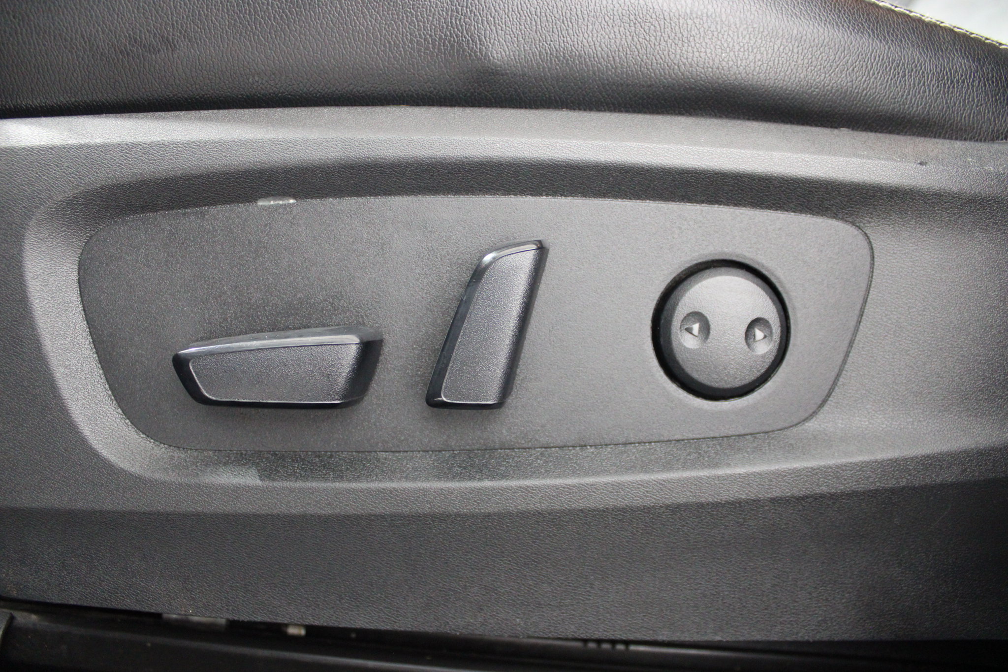 Used 2024 Nissan Pathfinder SL w/ Cargo Package AWD/4WD image 42