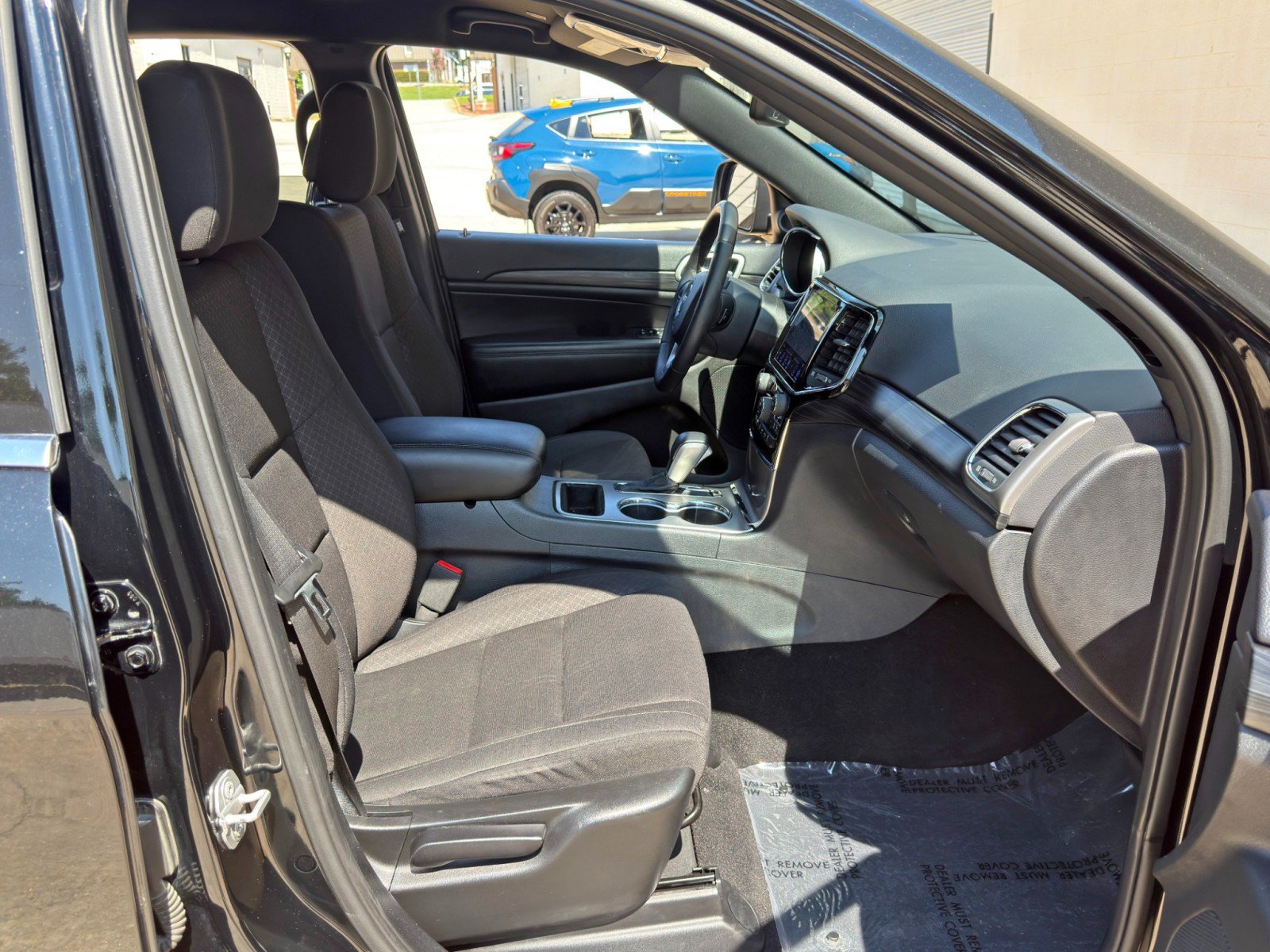 Used 2019 Jeep Grand Cherokee Laredo w/ 18" Wheel & 8.4" Radio Group AWD/4WD image 14