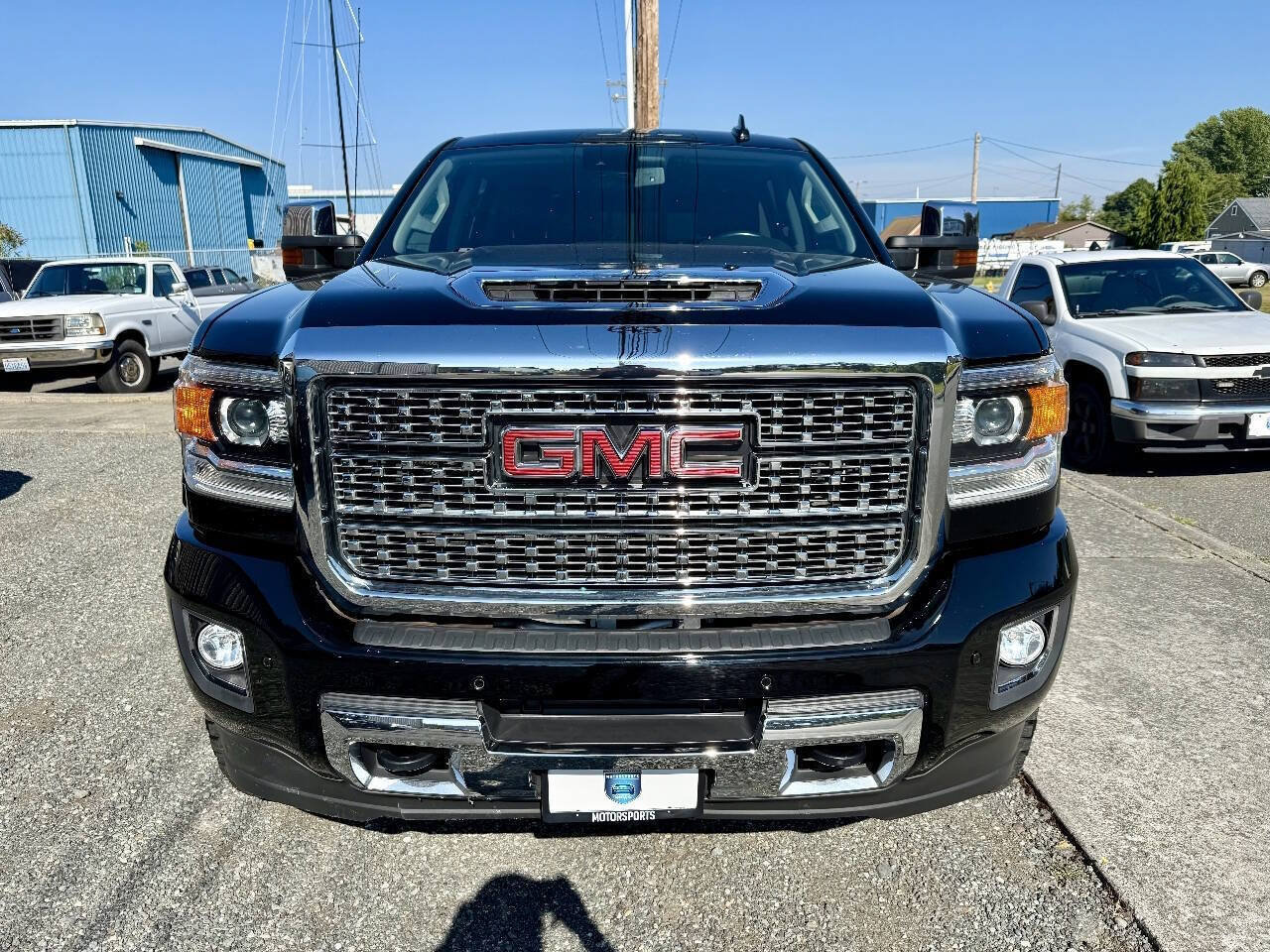 Used 2019 GMC Sierra 3500 Denali w/ Suspension Package, Off-Road AWD/4WD image 9