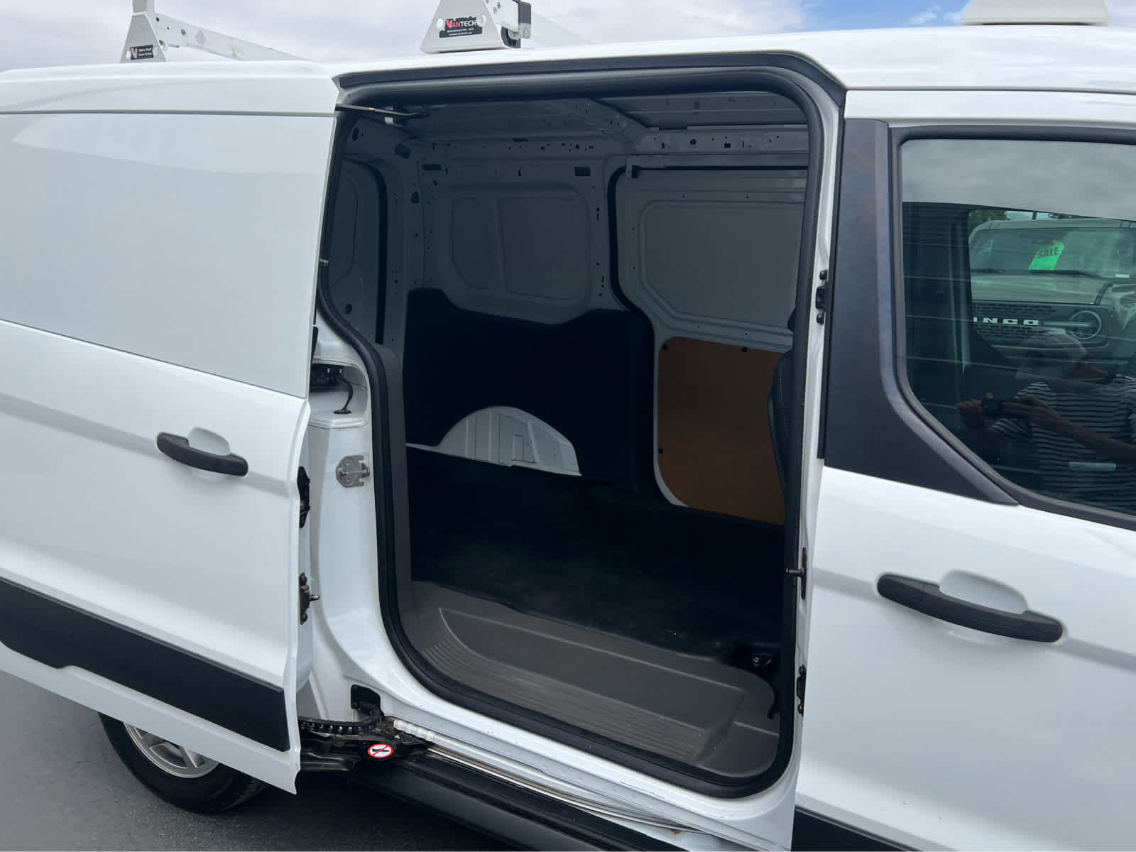 Certified 2019 Ford Transit Connect XLT FWD image 21