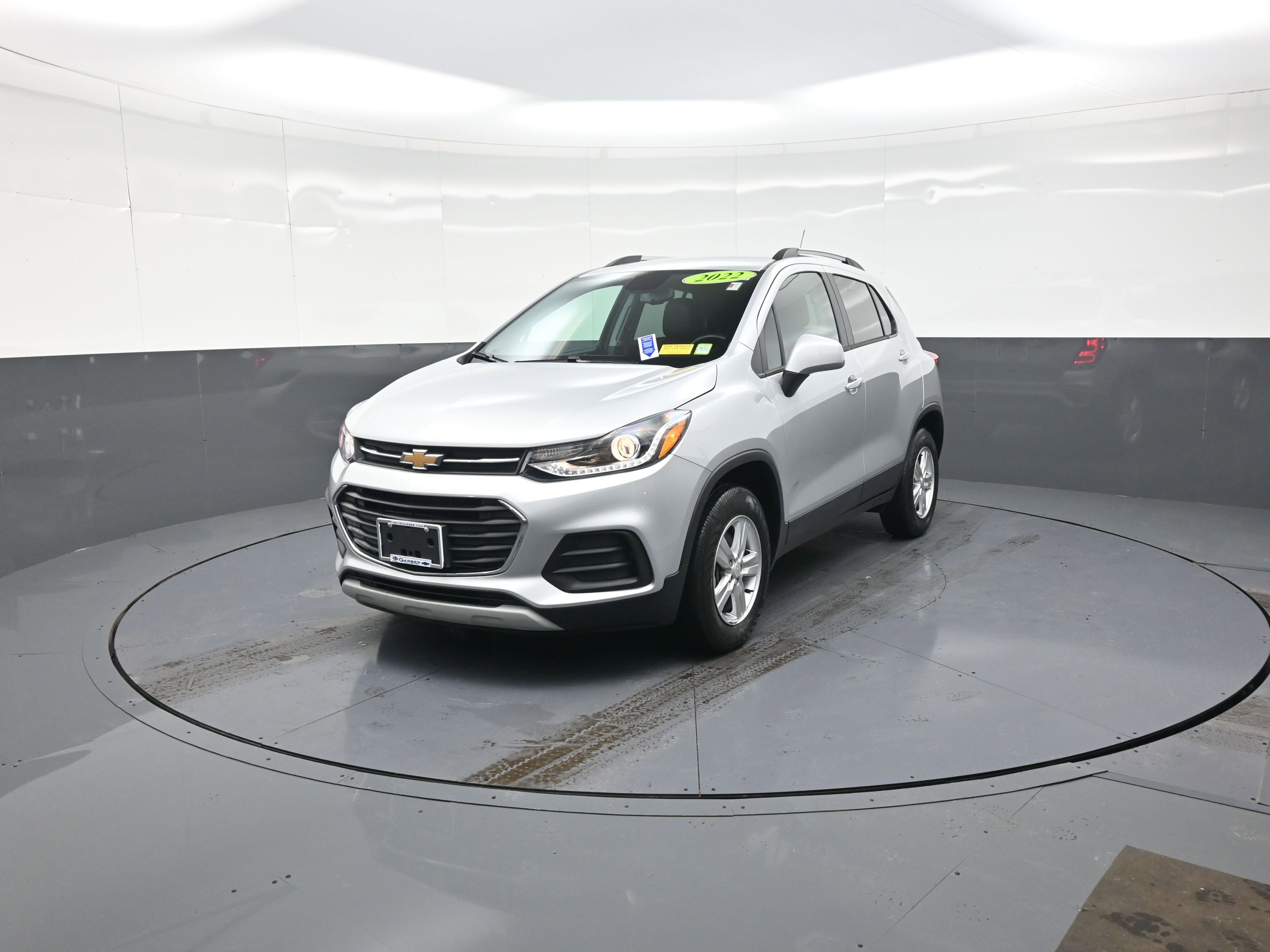 Used 2022 Chevrolet Trax LT w/ LT Convenience Package image 7