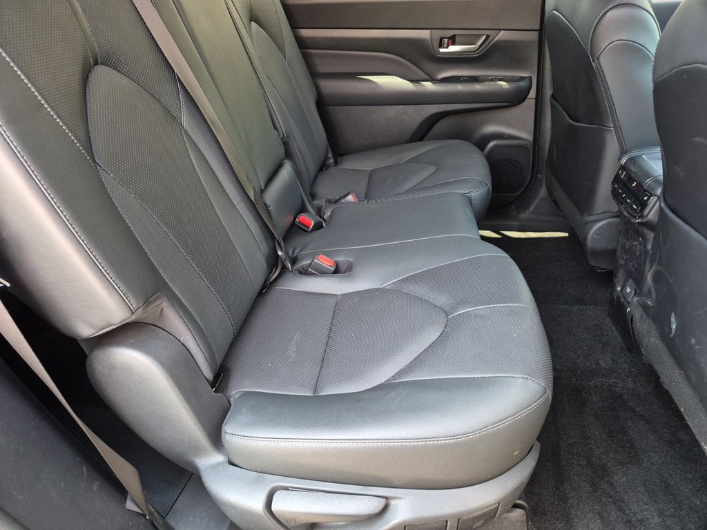 Used 2024 Toyota Grand Highlander AWD image 25