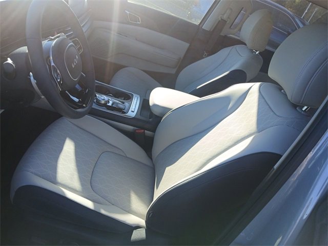 New 2026 Kia Carnival EX image 11