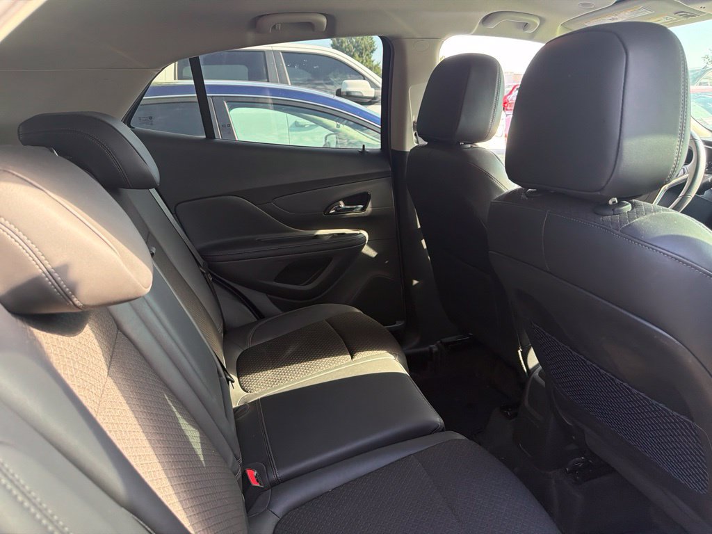 Used 2021 Buick Encore Preferred AWD/4WD image 4