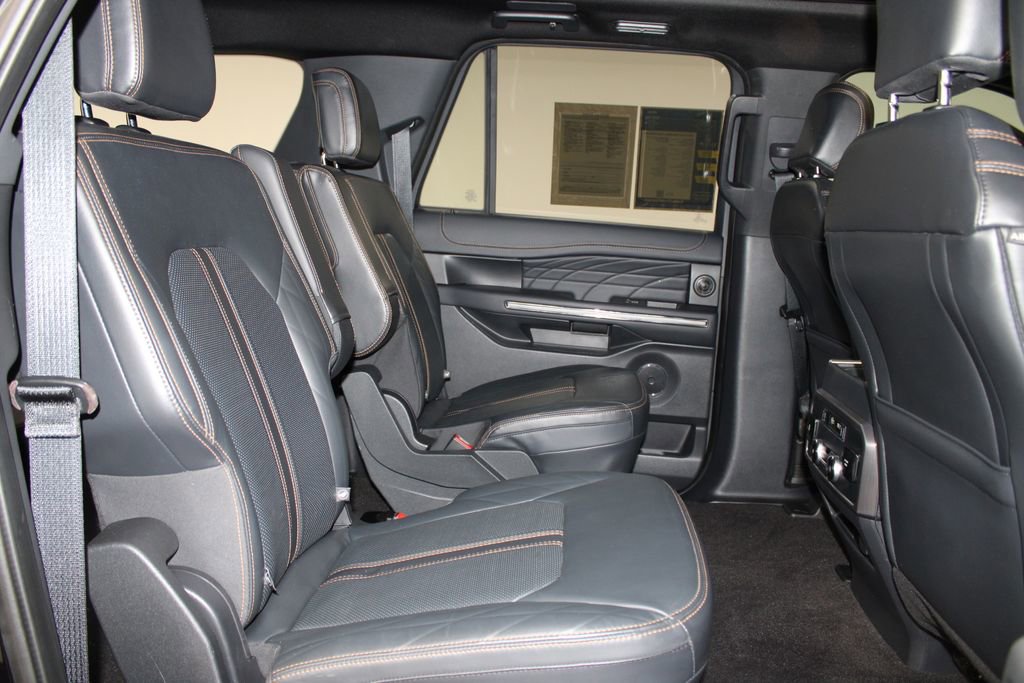 Used 2023 Ford Expedition Max Platinum AWD/4WD image 35