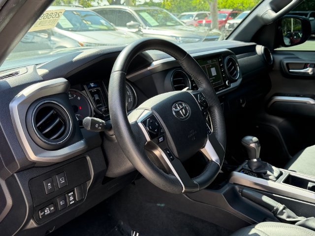 Used 2022 Toyota Tacoma Limited AWD/4WD image 12
