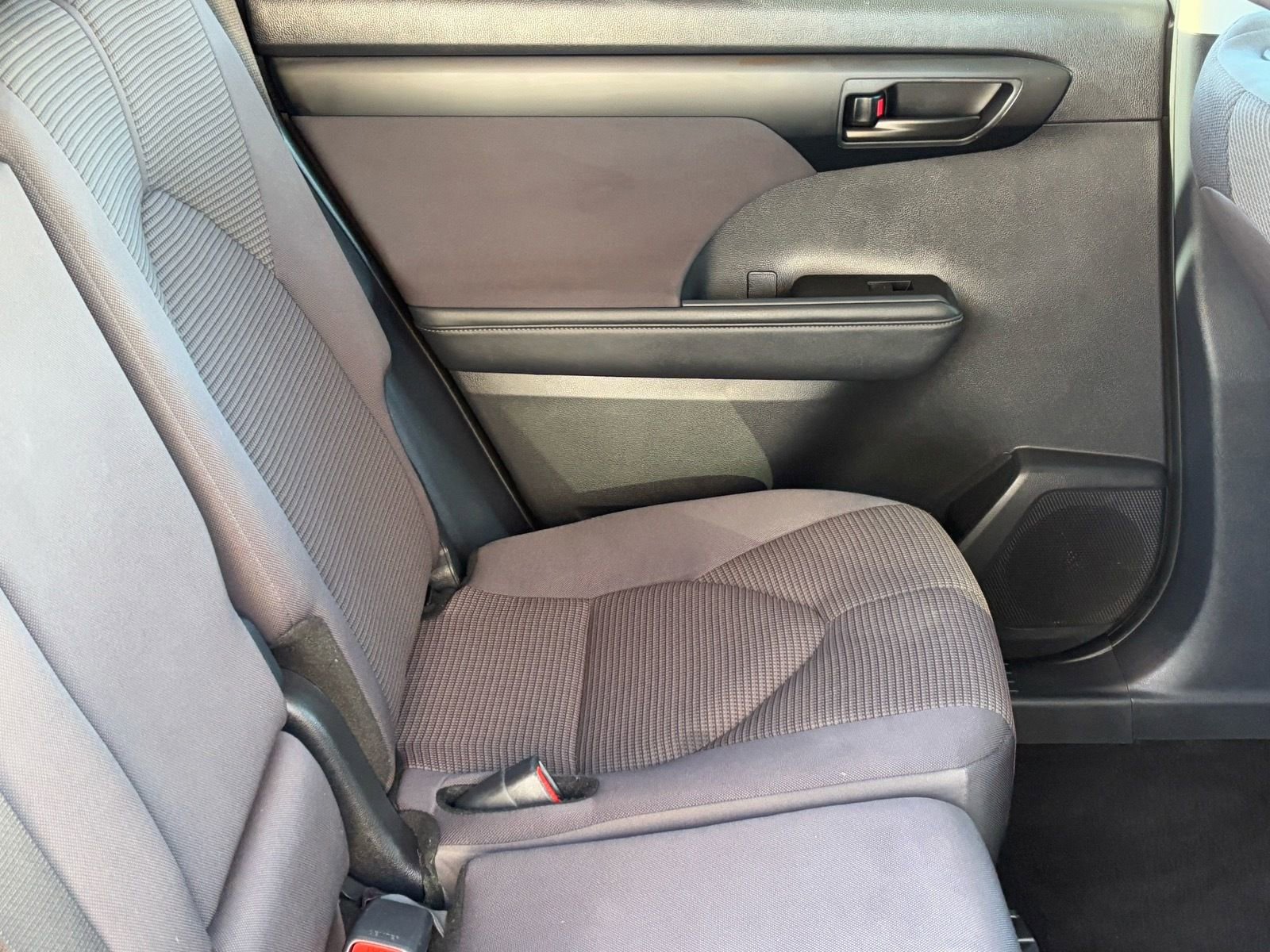 Certified 2025 Toyota Highlander LE image 15