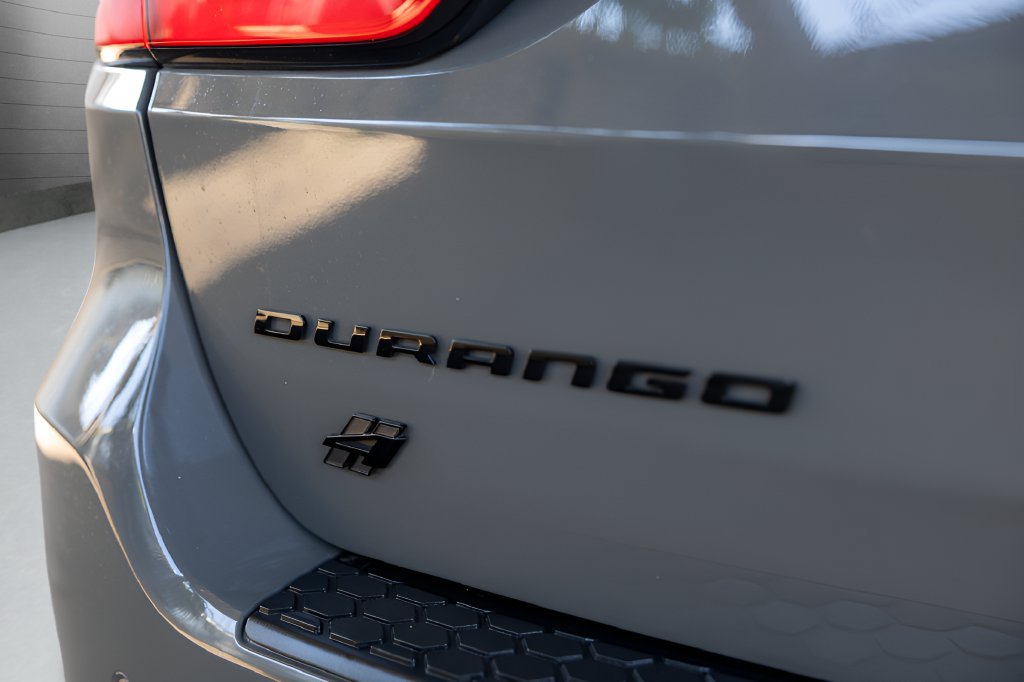 Used 2022 Dodge Durango R/T w/ Blacktop Package AWD/4WD image 17
