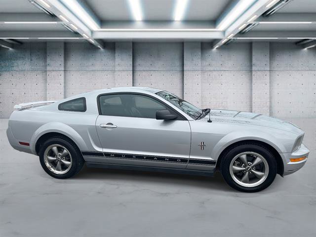 Used 2006 Ford Mustang Deluxe image 3