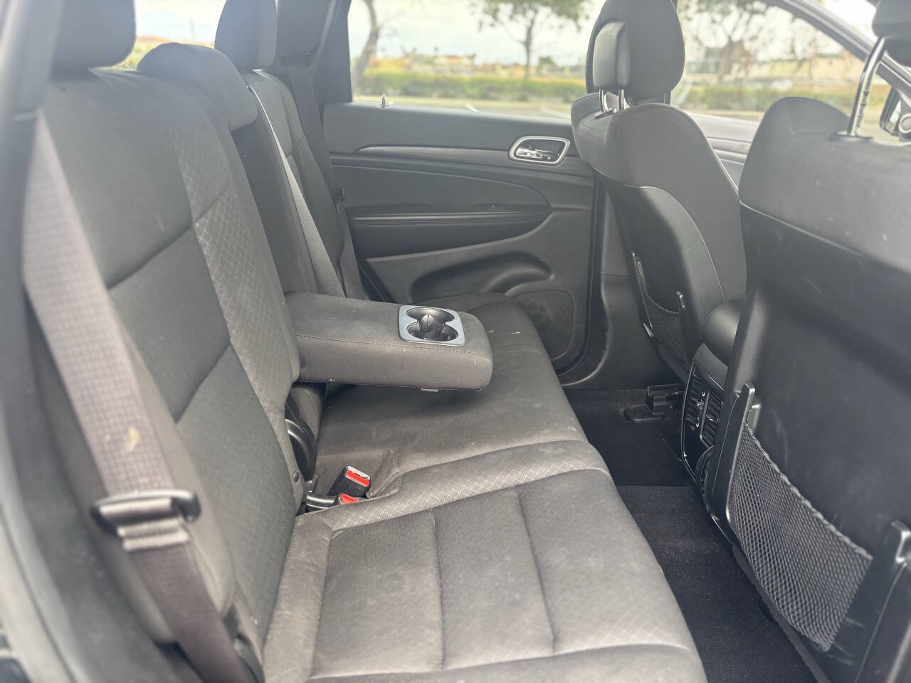 Used 2021 Jeep Grand Cherokee Laredo RWD image 24