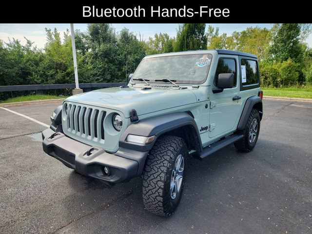 Used 2023 Jeep Wrangler Sport AWD/4WD image 3