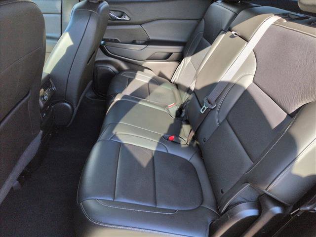 Used 2023 GMC Acadia SLT image 18