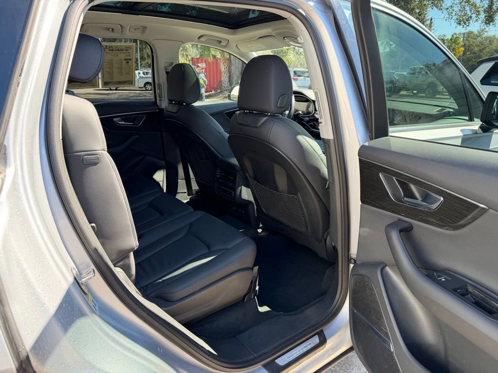 Used 2022 Audi Q7 Premium Plus w/ Premium Plus Package image 32