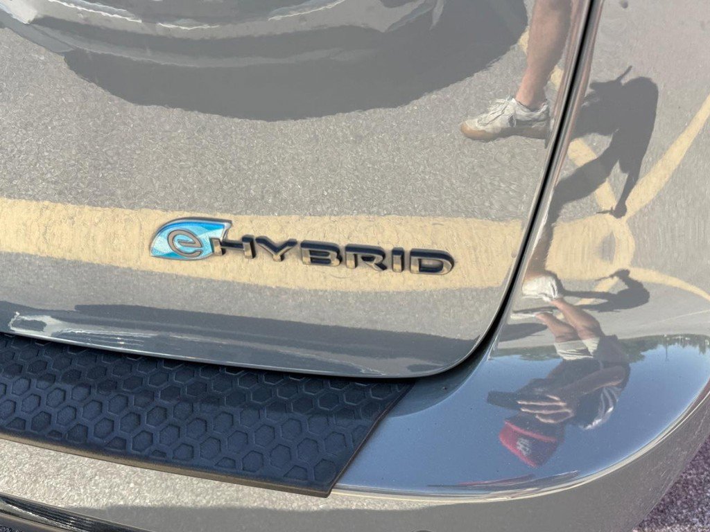 Used 2020 Chrysler Pacifica Limited w/ Advanced Safetytec Group image 9