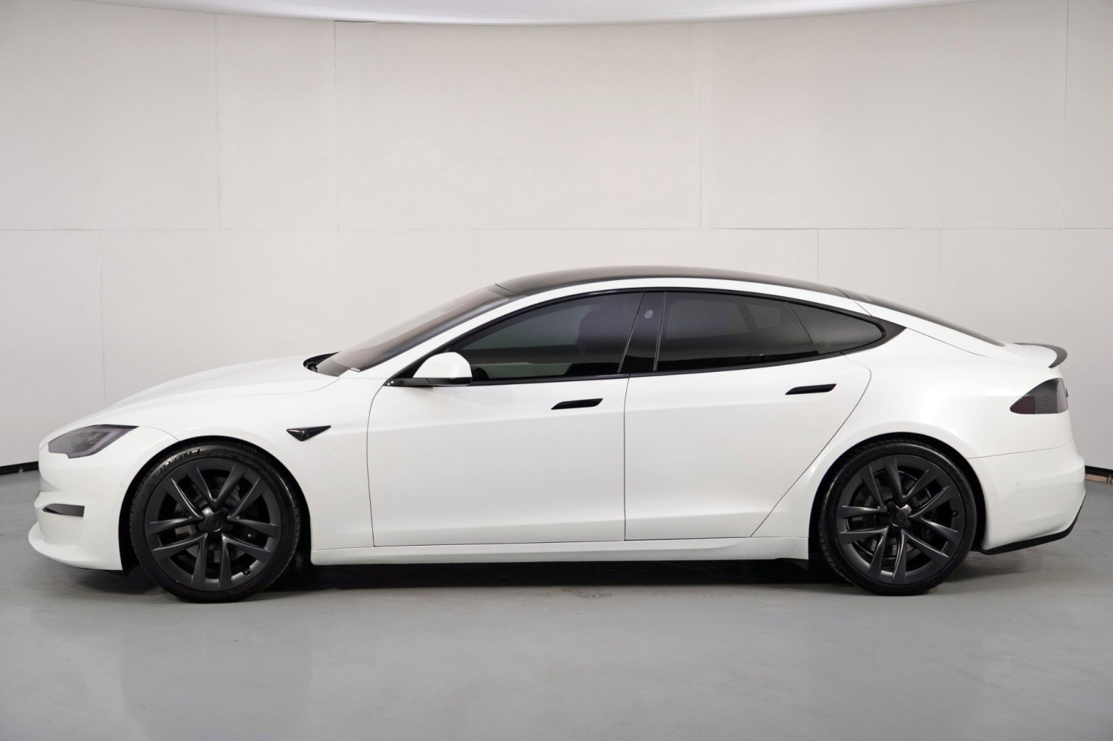 Used 2021 Tesla Model S Plaid image 54