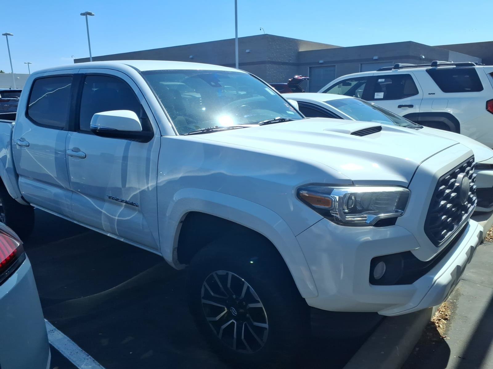 Used 2020 Toyota Tacoma TRD Sport w/ Technology Package AWD/4WD image 2