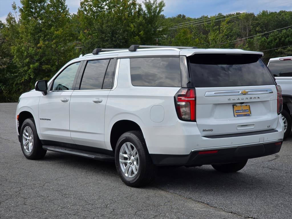 Used 2022 Chevrolet Suburban LT w/ Luxury Package RWD image 22