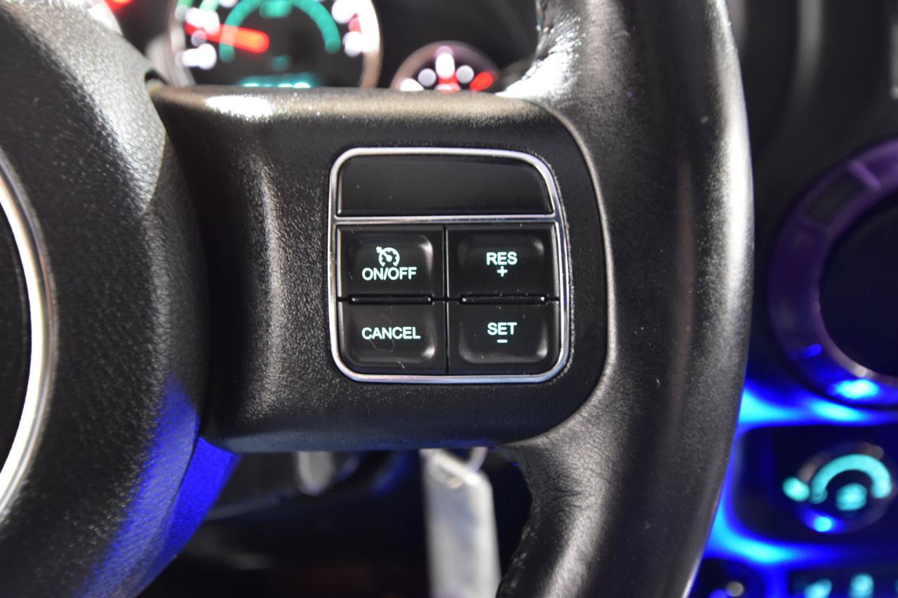 Used 2017 Jeep Wrangler Unlimited Rubicon w/ Cold Weather Group AWD/4WD image 22