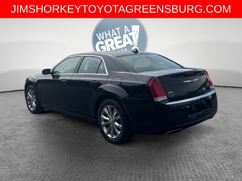 Used 2015 Chrysler 300 Limited w/ Driver Convenience Group AWD/4WD image 6
