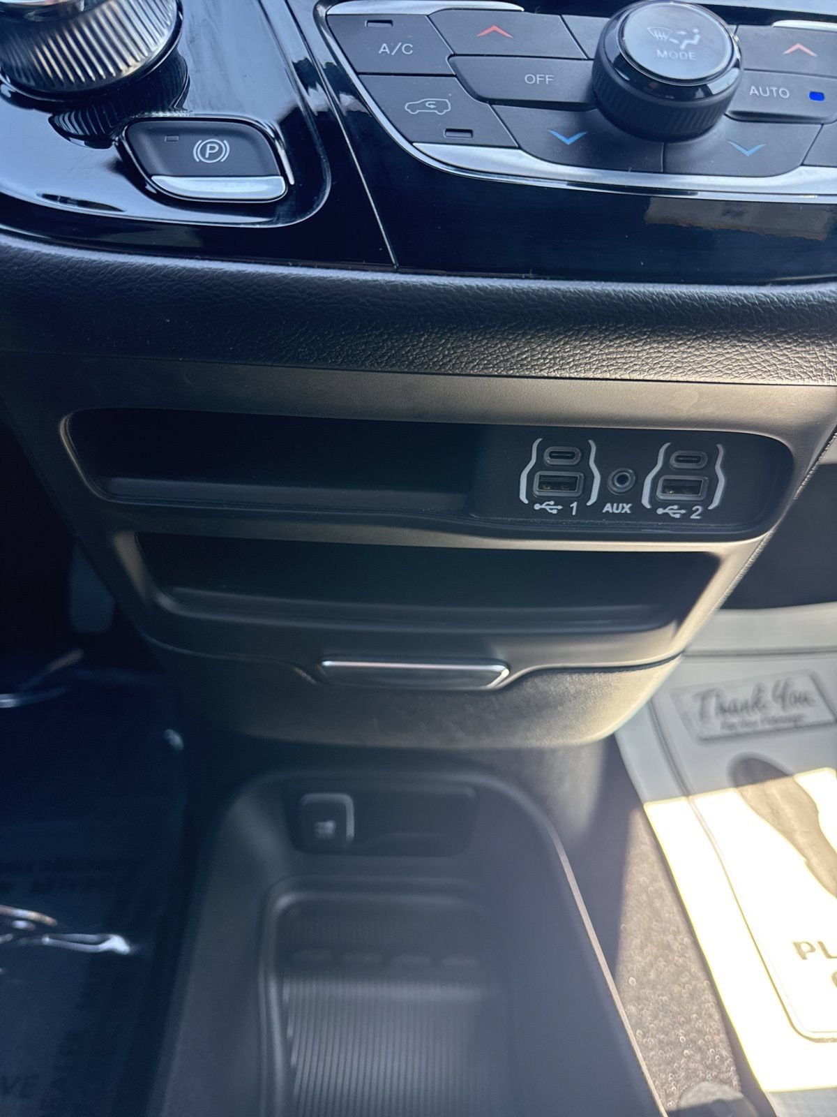 Used 2025 Chrysler Pacifica Select FWD image 21