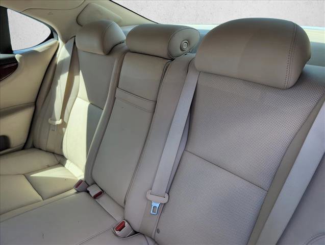 Used 2011 Lexus LS 460 w/ Luxury Value Edition image 18