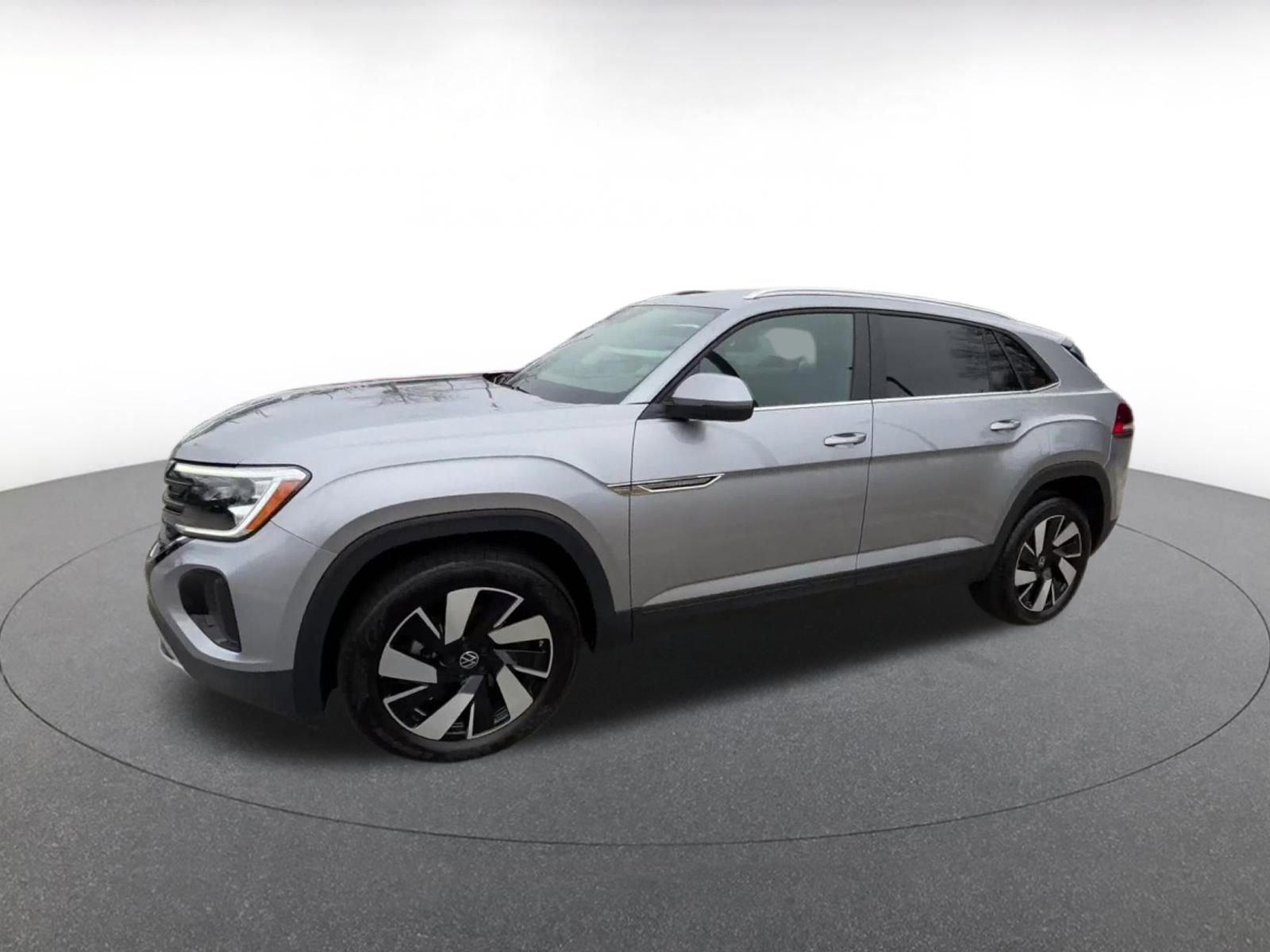 Used 2025 Volkswagen Atlas Cross Sport SE image 8