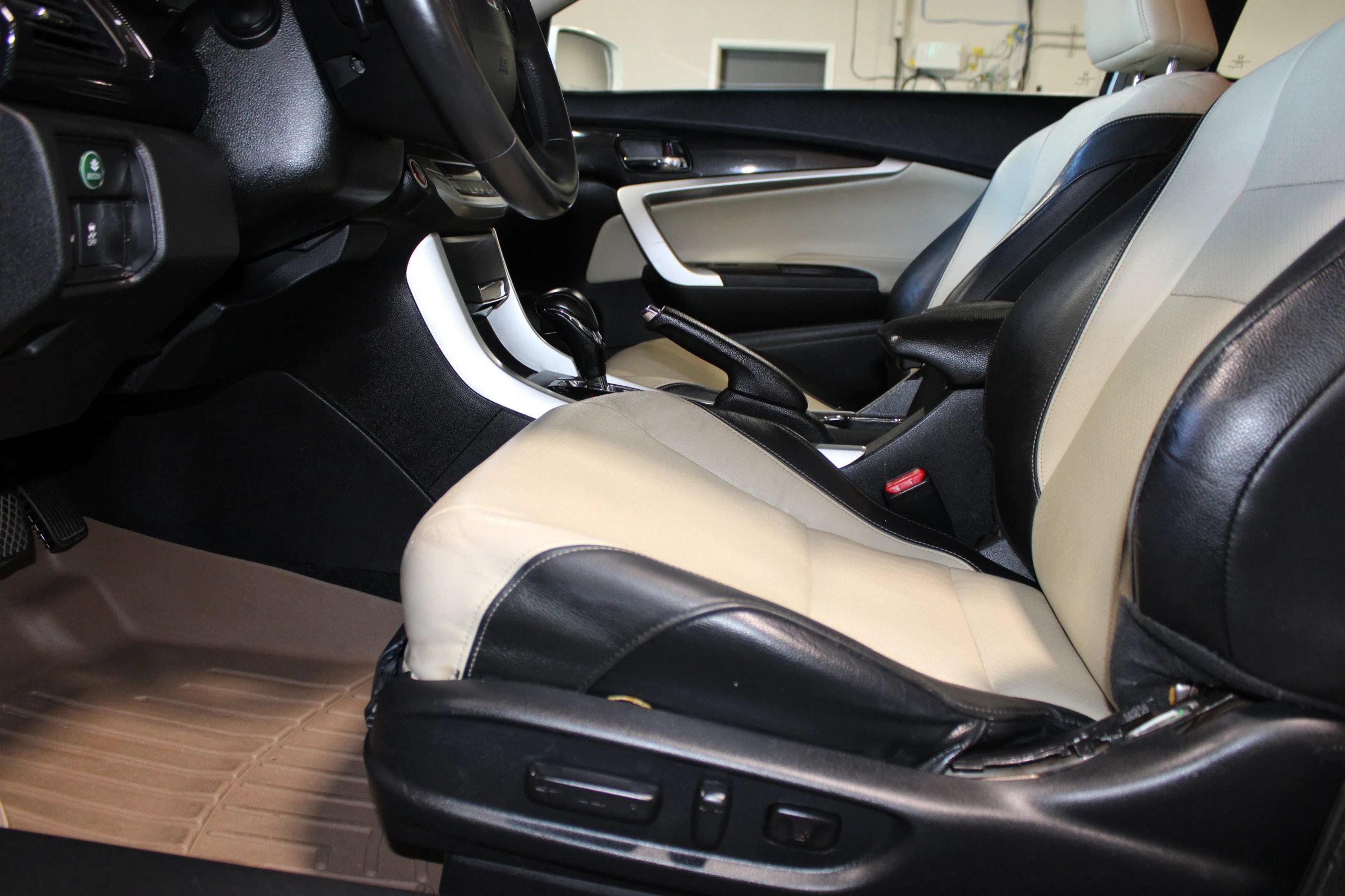 Used 2014 Honda Accord EX-L image 29