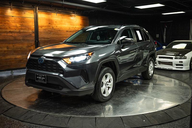 Used 2021 Toyota RAV4 LE image 2