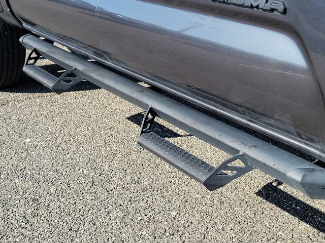 Used 2020 Toyota Tacoma SR5 RWD image 9