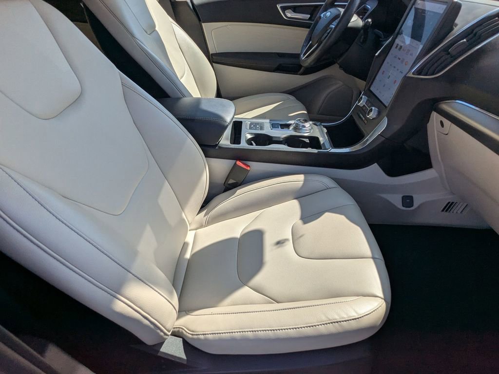 Used 2022 Ford Edge Titanium image 19