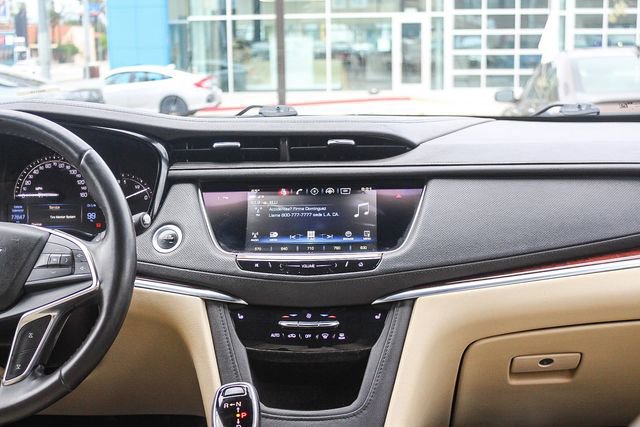 Used 2018 Cadillac XT5 Luxury w/ Driver Awareness Package image 18