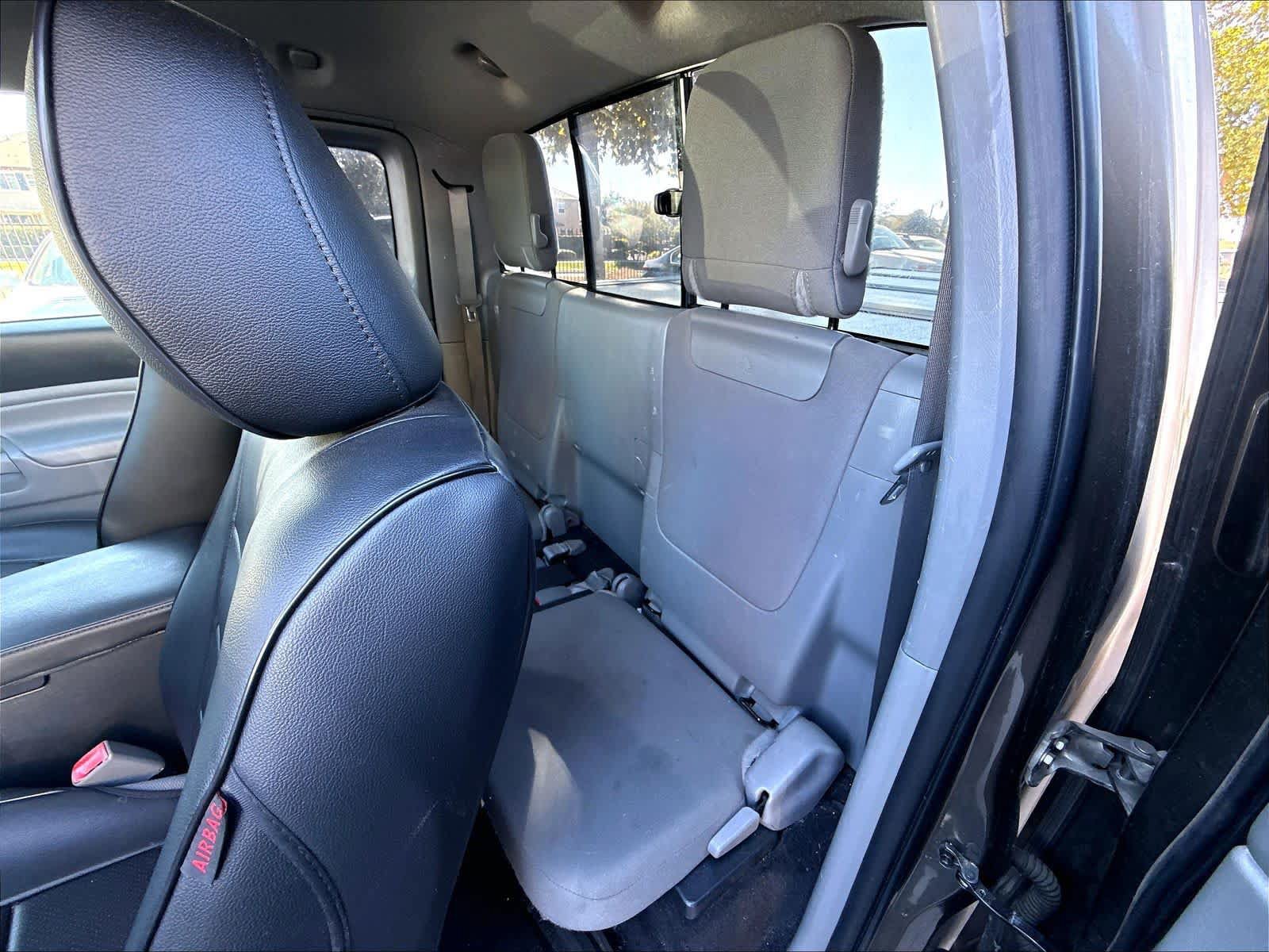 Used 2014 Toyota Tacoma 4x4 Access Cab V6 w/ SR5 Package image 21