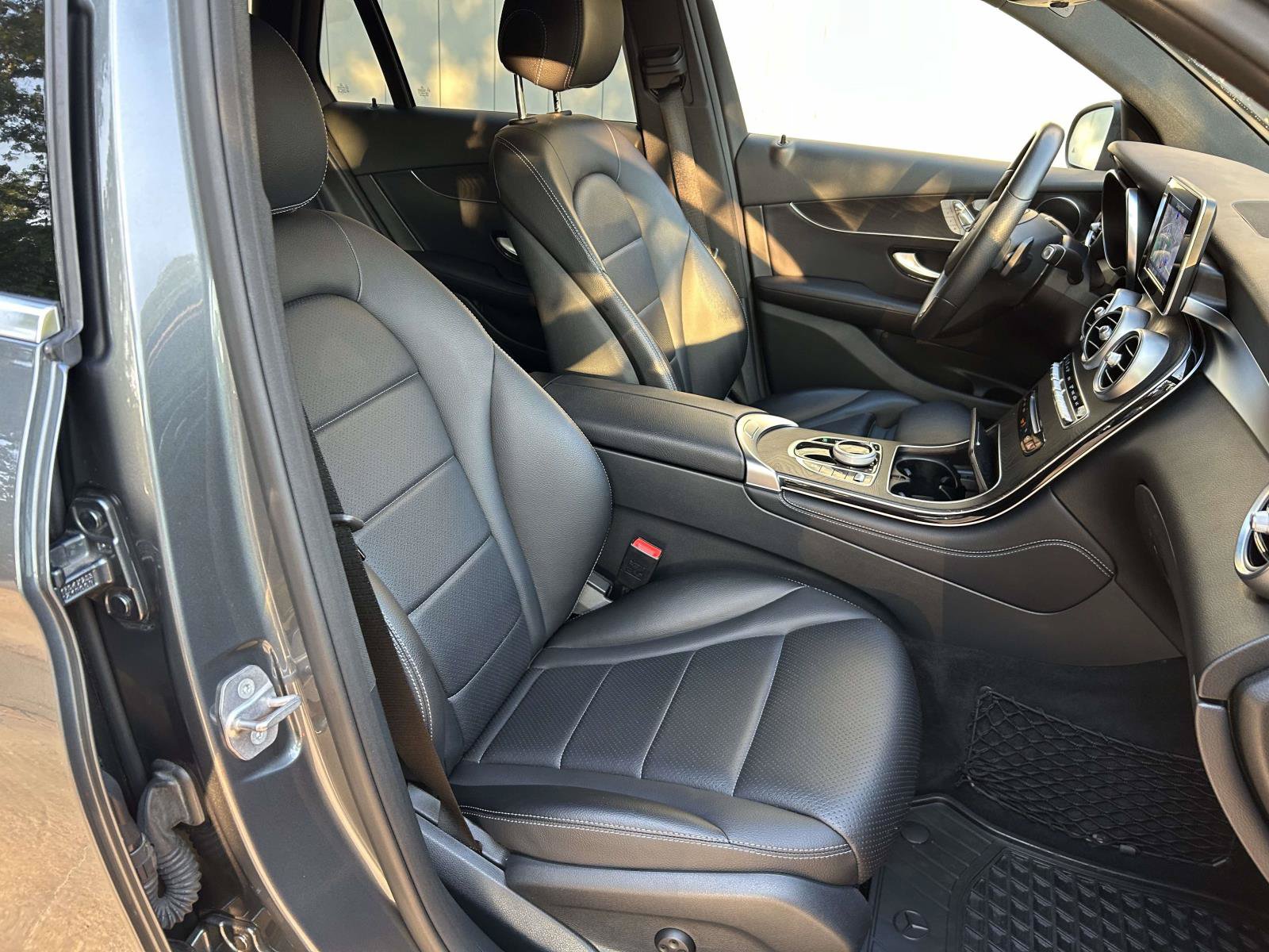 Used 2018 Mercedes-Benz GLC 300 4MATIC image 52