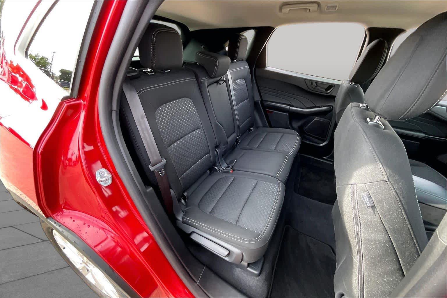 Used 2026 Ford Escape Active w/ Cold Weather Package FWD image 18