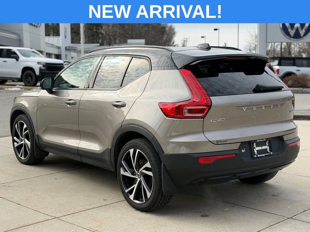 Used 2022 Volvo XC40 T5 R-Design w/ Advanced Package image 13