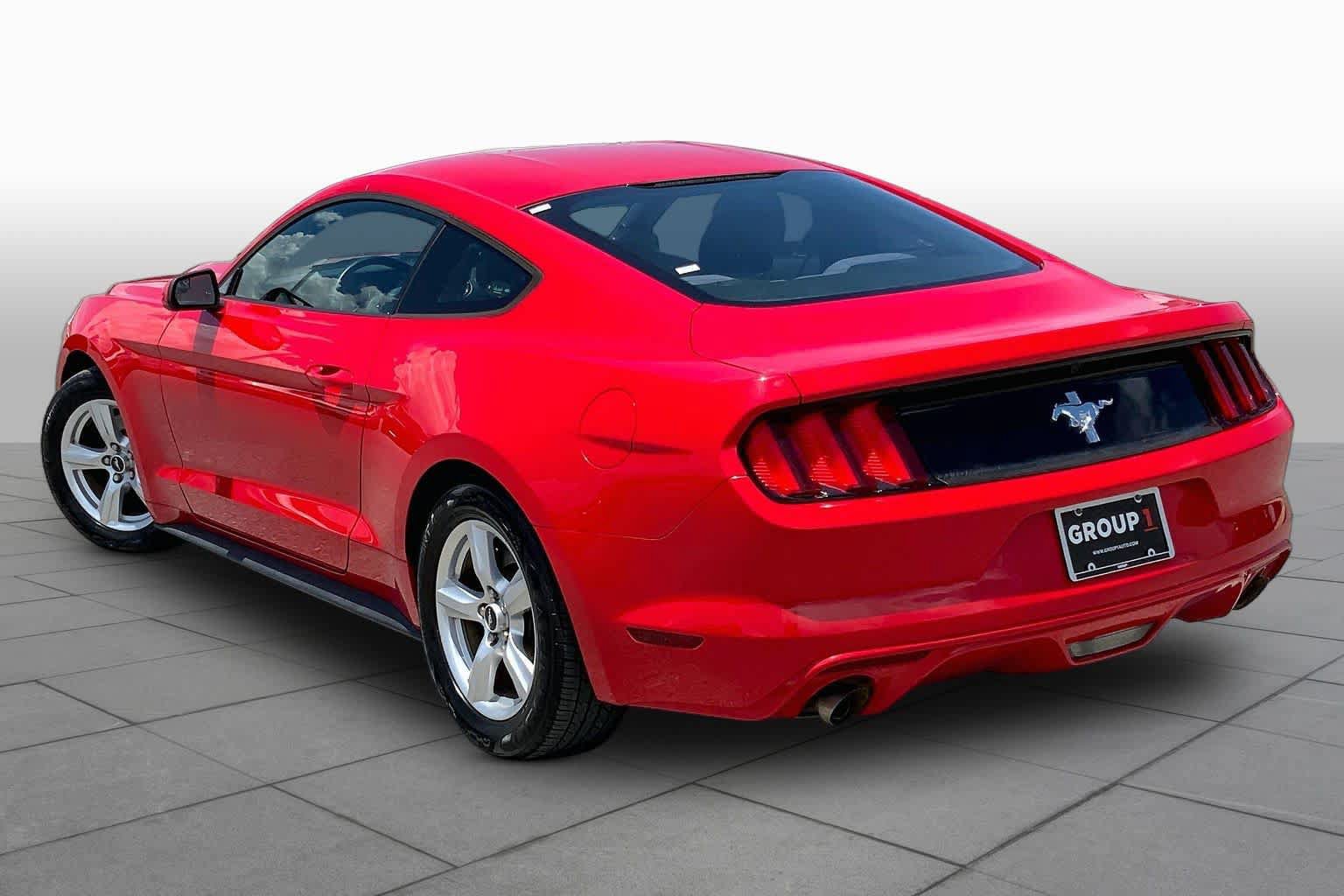 Used 2015 Ford Mustang Coupe RWD image 11
