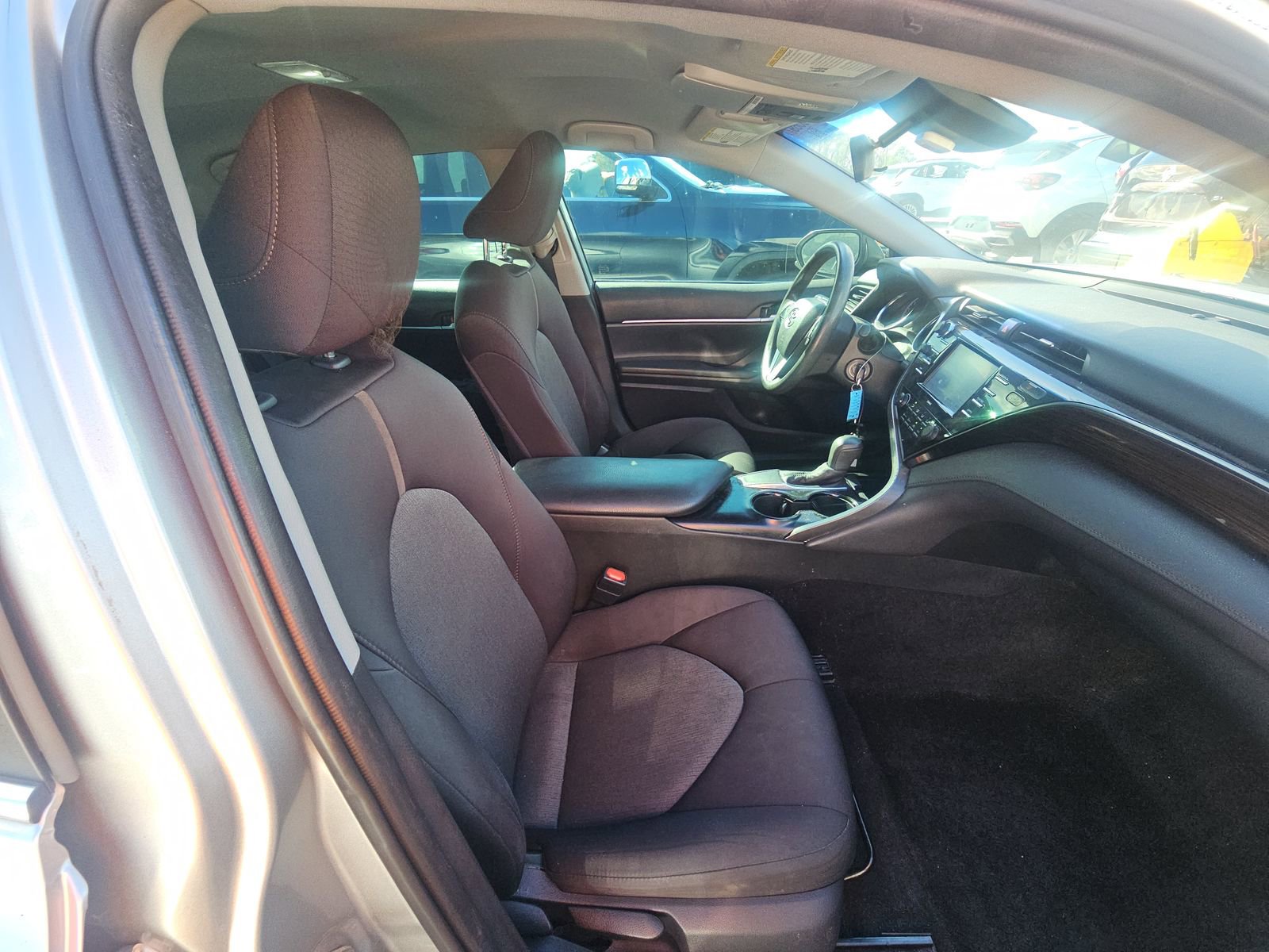 Used 2020 Toyota Camry LE image 11