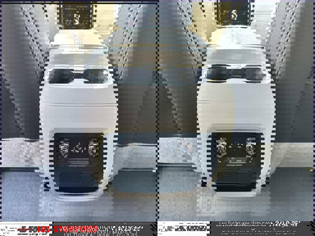 Used 2024 GMC Acadia Denali image 17