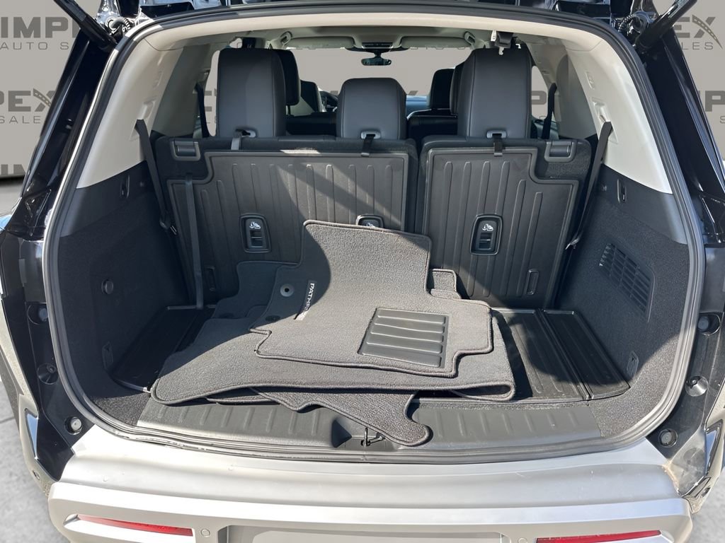 Used 2025 Nissan Pathfinder Platinum w/ Cargo Package FWD image 24