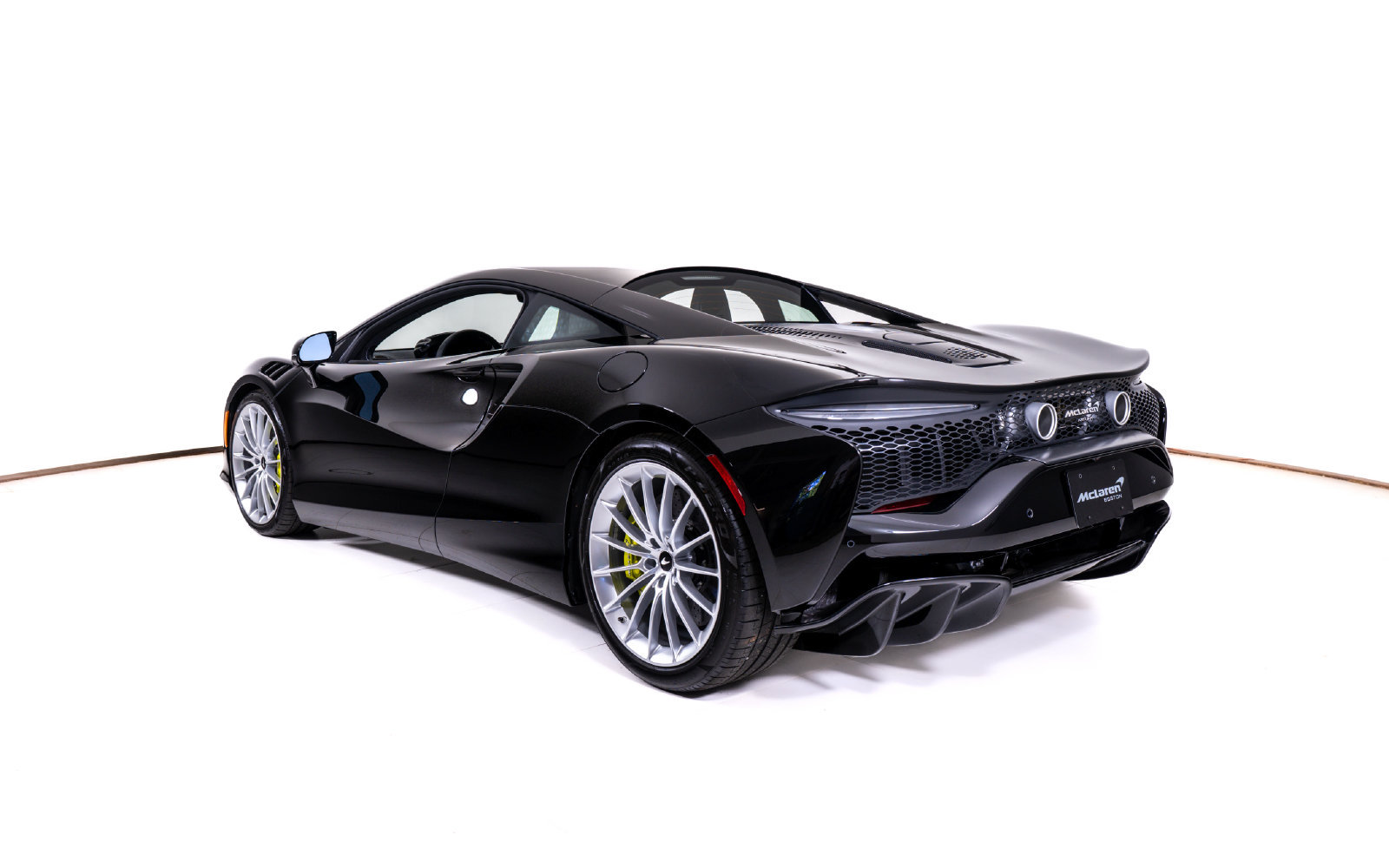 New 2027 McLaren Artura RWD image 3