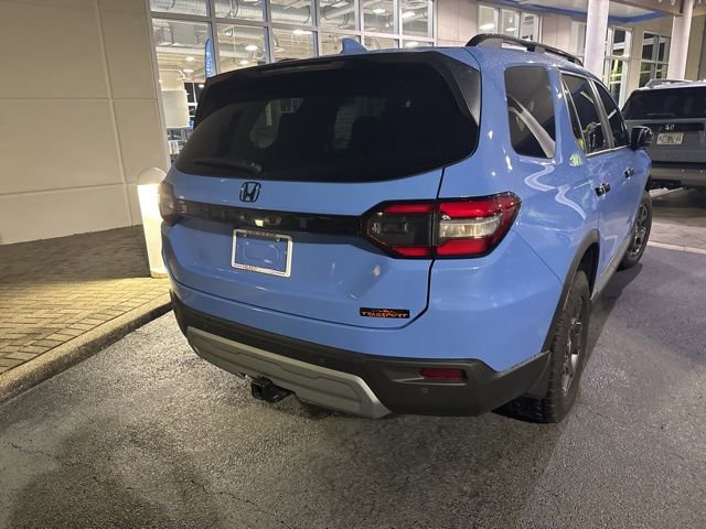 Certified 2025 Honda Pilot TrailSport image 5